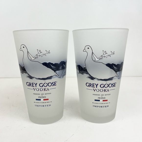 Set of 2 Grey Goose Large Glassware - Picture 15 of 15